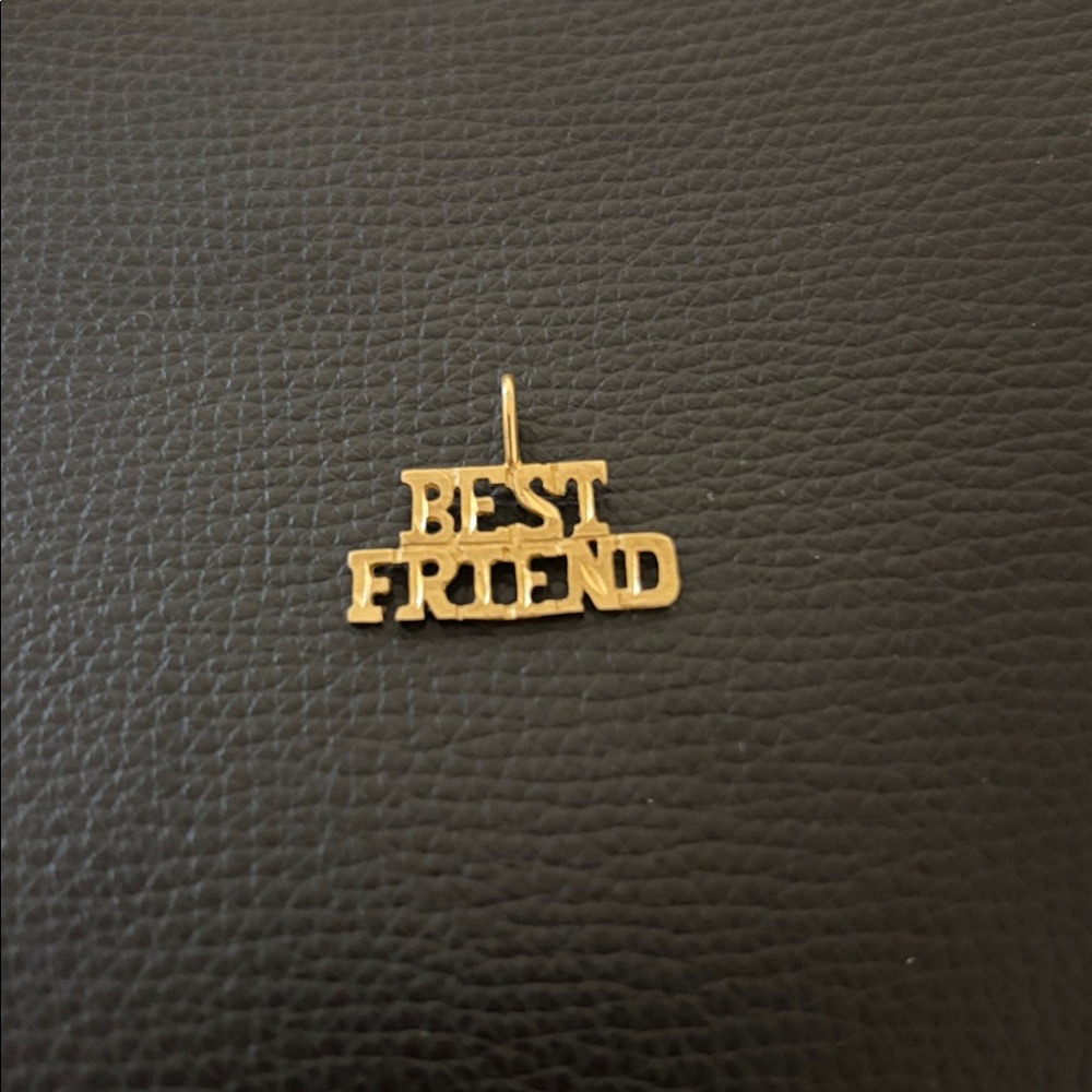 14K Solid Yellow Gold Best Friend Hammered Design Pendant